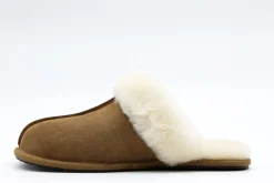 Slippers|UGG Scuffette CHSTNT